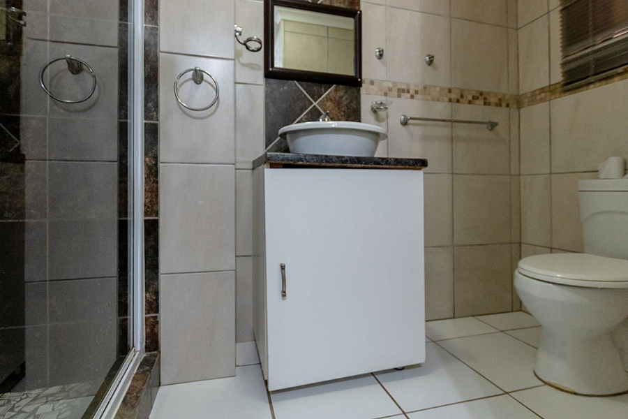 3 Bedroom Property for Sale in Middedorp Western Cape